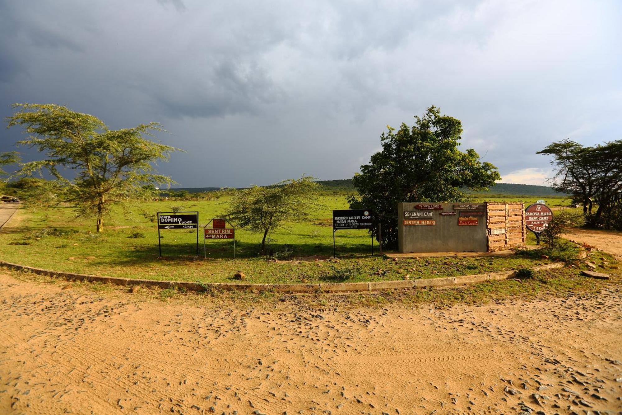 Jambo Mara Safari Lodge Ololaimutiek Szoba fotó